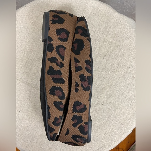 Women’s Journee Collection Tayleen Pointed Toe Ballet Flats Leopard Print Size 9 - Picture 10 of 11